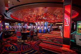 Tampilan aplikasi mobile grafik jitu dengan daftar game slot dan sportsbook
